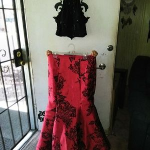 Prom/evening dresses